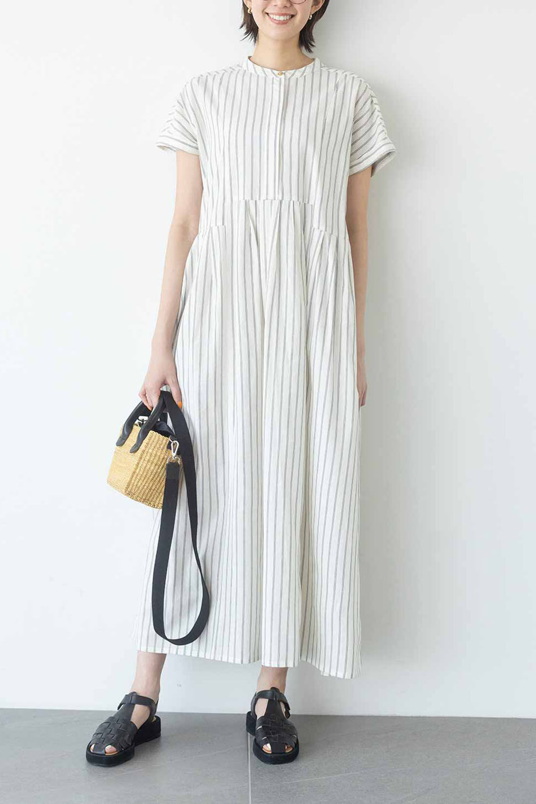 フェリシモギフトショップ|リブ イン コンフォート 栞里ちゃんとつくった 大人のドラマティックワンピース〈ホワイトストライプ〉